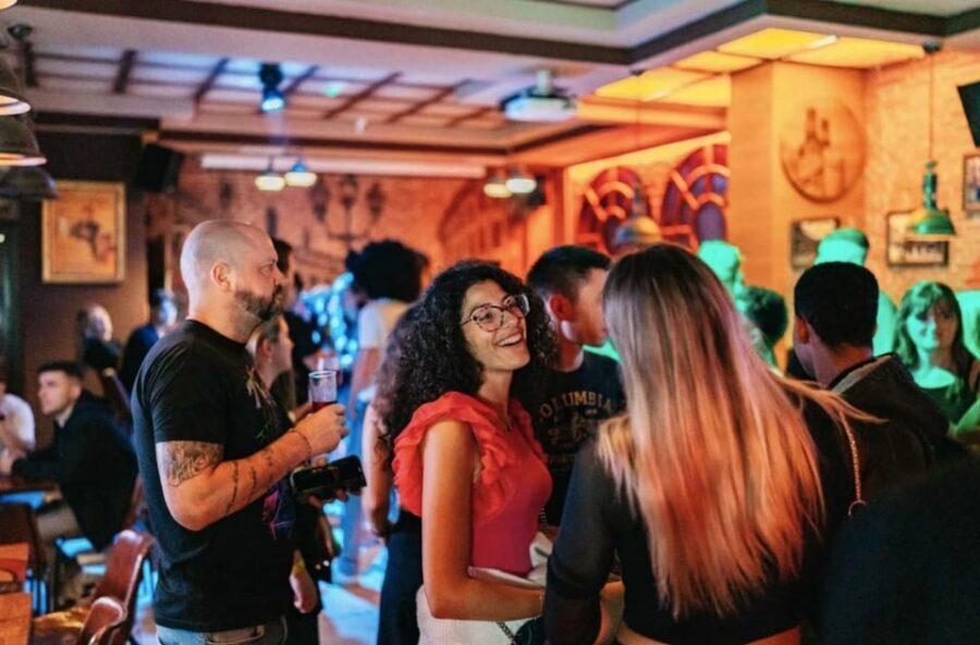 Amsterdam: Ludwig's Red Light Pub Crawl with VIP Club Entry - Meeting Point and Start: Getting Oriented Fast