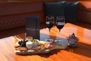 Amsterdam: Luxury Canal Cruise with Optional Snacks & Drinks - Cheese Museum and Seven Province Houses: Why These Landmarks Matter
