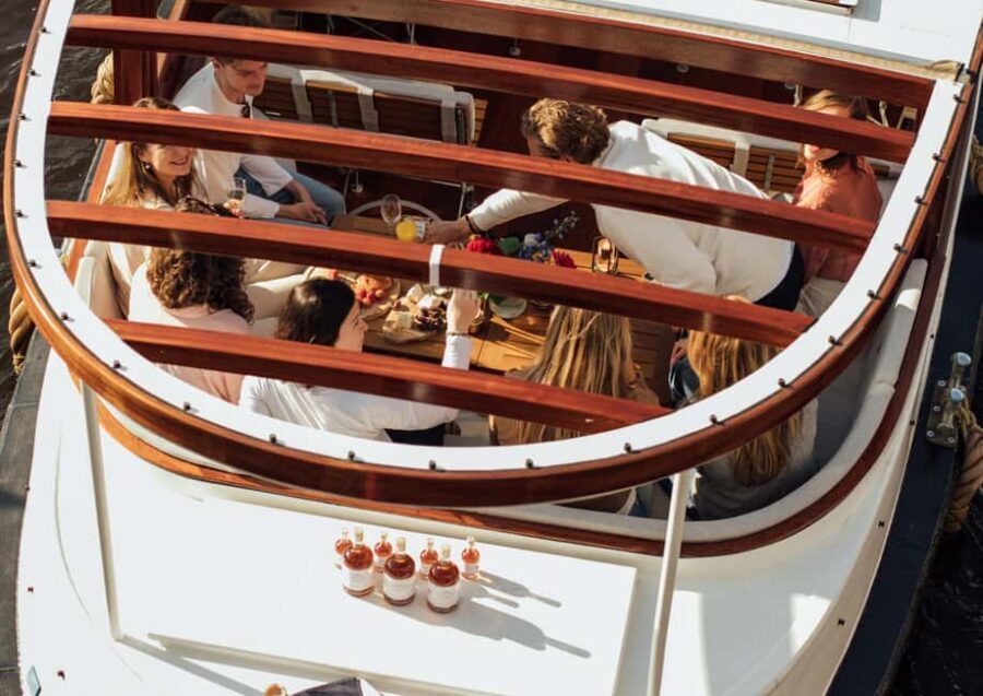 Amsterdam: Luxury Cruise Unlimited Cocktails & Snacks Option - The guide and crew matter more than you think