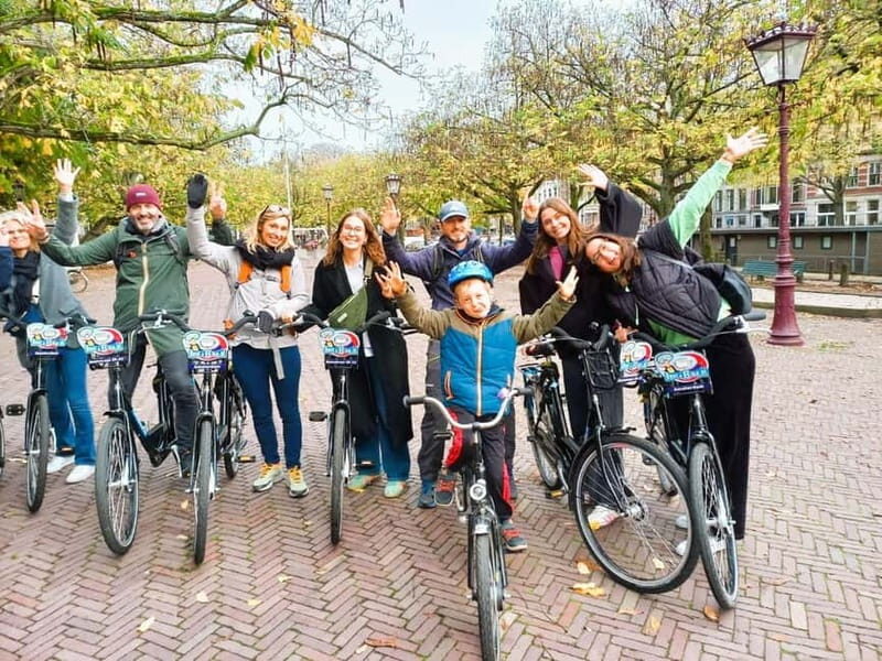 Amsterdam: Off the Beaten Path Bike Tour in French - WWII on two wheels: Holocaust Names Monument and Anne Frank’s footsteps