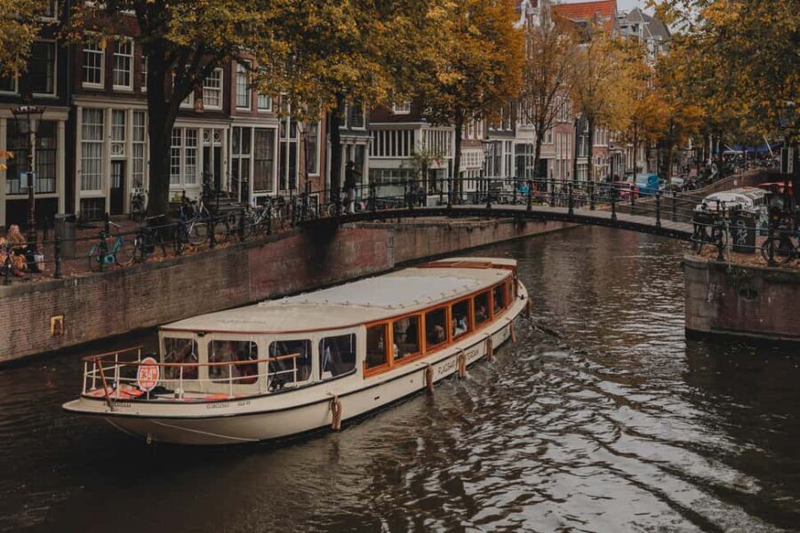 Amsterdam: Open Boat Cruise option Unlimited Drinks & Bite - Who this Amsterdam electric canal cruise suits best