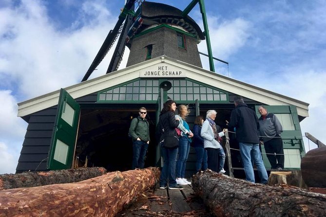 Amsterdam private tour to windmills, cheese farm and villages - Simonehoeve cheese farm: tastings and clogs, all in one tight 45 minutes