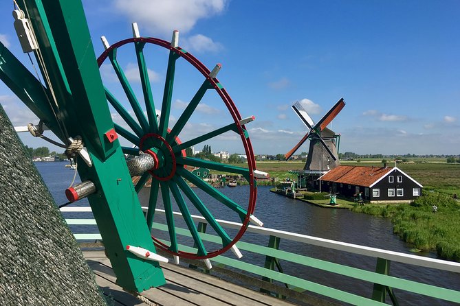 Amsterdam private tour to windmills, cheese farm and villages - Monnickendam lunch and harbor views for a real pause