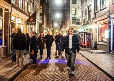 Amsterdam Red Light District & Coffee Shop Tour - The 2-hour route: from Chinatown corners to red-lit streets