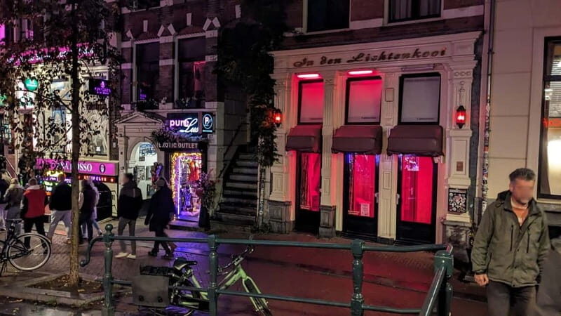 Amsterdam: Red Light District Tour - Rules since 2020: why you stay on the outskirts