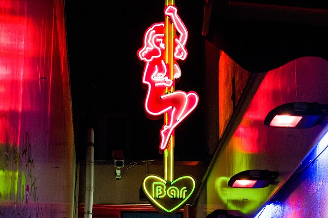 Amsterdam Red Light District Walking Tour in EN/DE/IT/ES - Starting at Dam: a guided walk with boundaries