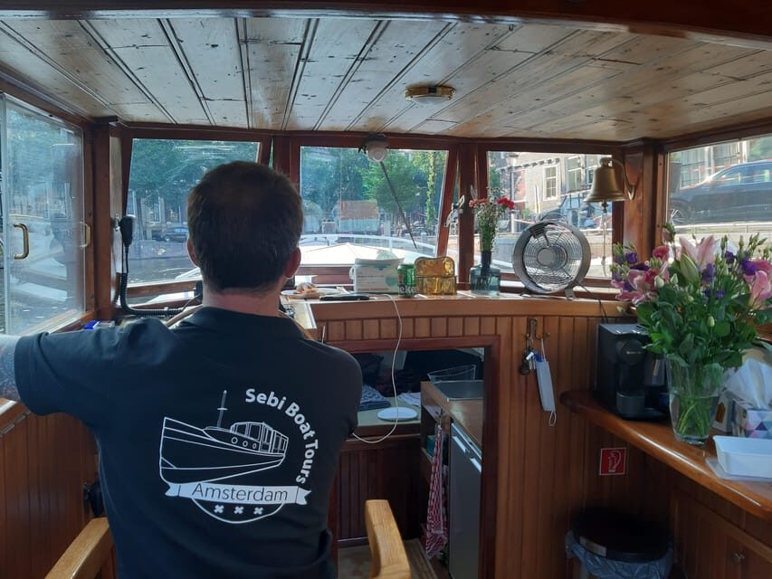 Amsterdam: Small-Group Canal Cruise incl. Drinks and Snacks - Key takeaways