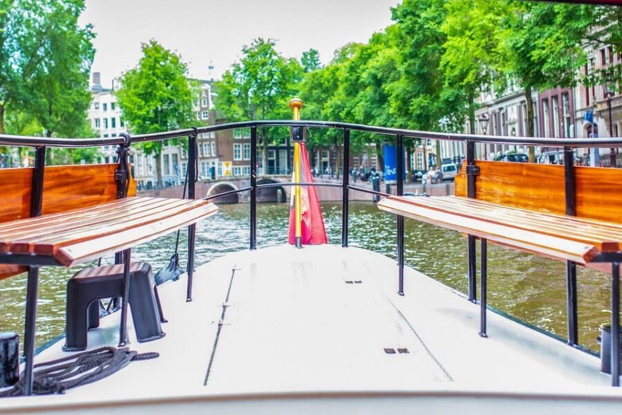 Amsterdam: Small-Group Canal Cruise incl. Drinks and Snacks - Amstel River time and Magere Brug (the skinny bridge moment)