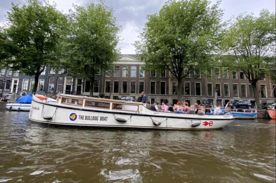 Amsterdam: The Bulldog Boat Smoke and Booze Cruise - The Bulldog Smoke and Booze Cruise: What You’re Really Buying