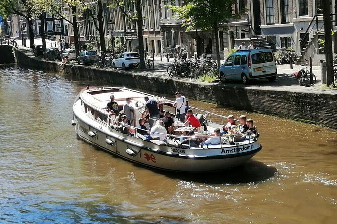Amsterdam The Bulldog Boat Smoke Friendly Cruise + 2 drinks - The crew and the comedy-led commentary style