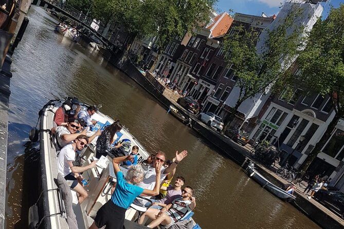 Amsterdam The Bulldog Boat Smoke Friendly Cruise + 2 drinks - Who this cruise suits best (and who should skip)