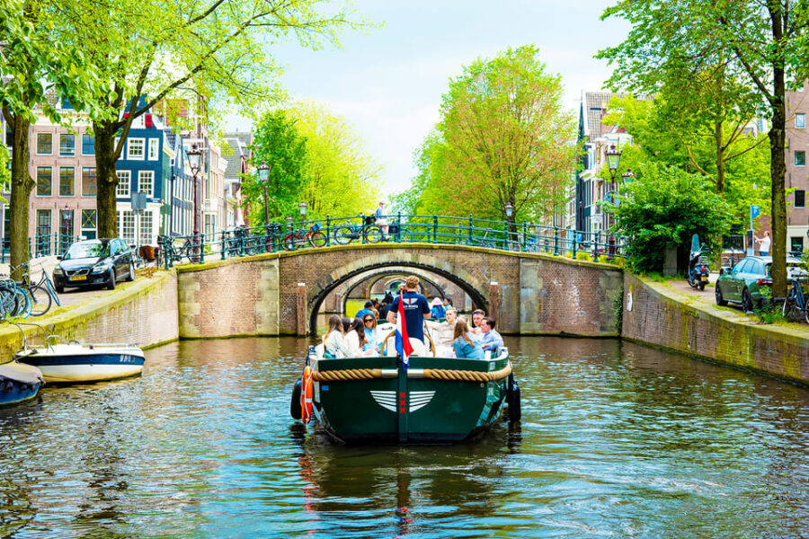 Amsterdam: The Newest Canal Cruise with Drink Option - H’ART Museum and the Dancing Houses: the architecture moment that sticks