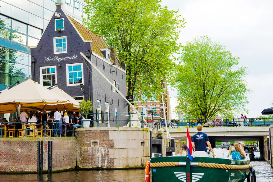 Amsterdam: The Newest Canal Cruise with Drink Option - Drink option, cozy weather plans, and what you should bring