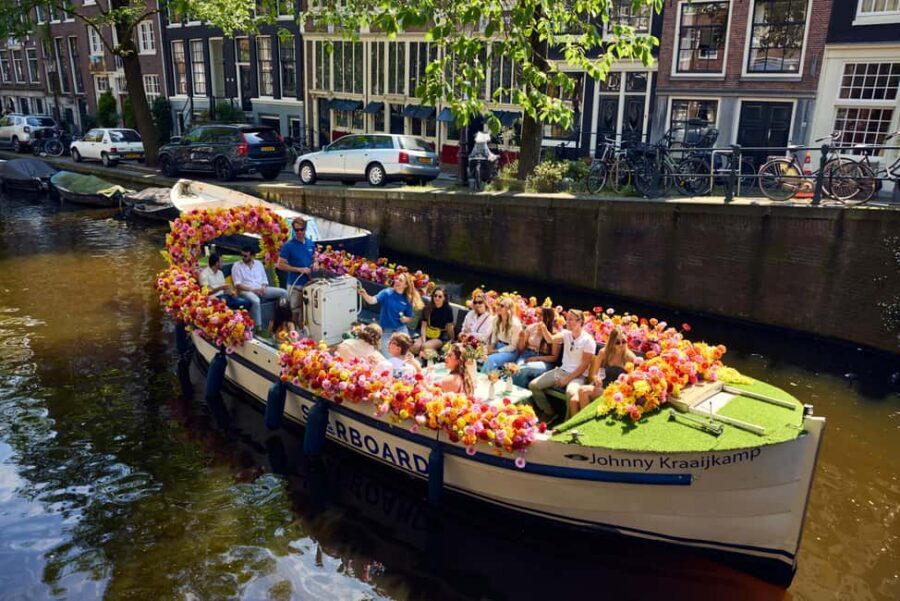 Amsterdam: The Original Flower Boat with Local Guide and Bar - Key things I’d plan around