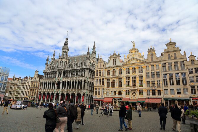 Charms of Brussels and Bruges Day Trip from Amsterdam - The coach to Bruges: how to recover before the canal magic