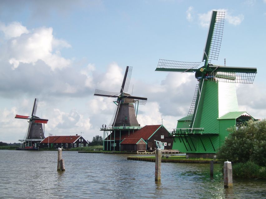 Day Trip to Zaanse Schans, Volendam and Marken - Entering a windmill: what changes when you step inside