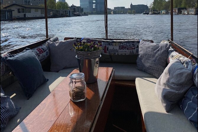 Dutch Cheese & Drinks Guided Amsterdam Boat Tour, All Inclusive - Golden Bend mansions and Zeven Bruggen: the best photo hour in town