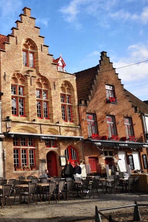 From Amsterdam: Bruges Day Trip in English with Boat Option - The Coach Ride From Amsterdam: Time, Comfort, and Communication
