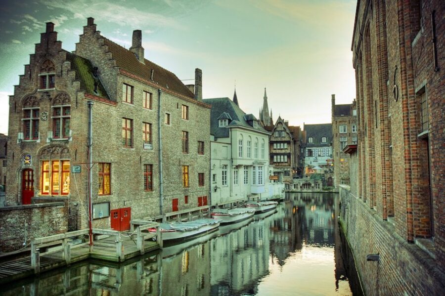 From Amsterdam: Day Trip to Bruges in Spanish or English - Key highlights worth your attention
