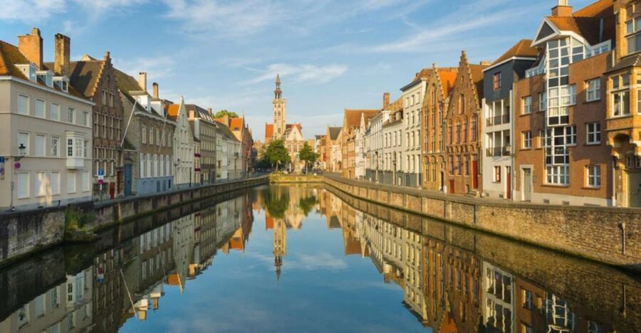 From Amsterdam: Day Trip to Bruges in Spanish or English - How the free time (about 3 hours) actually helps you enjoy Bruges