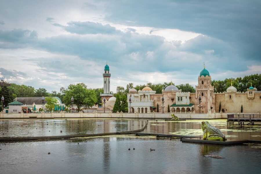 From Amsterdam: Day Trip to Efteling Theme Park with Ticket - Who this day trip fits best (and who should skip it)
