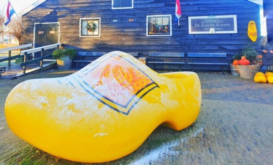 From Amsterdam: Giethoorn & Zaanse Schans Tour w/ Small Boat - Skip the Ticket Lines, Keep the Day Moving