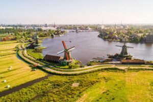 From Amsterdam: Keukenhof and Dutch Countryside Tour - Keukenhof Park: 7 million bulbs and smart time use