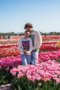 From Amsterdam: Keukenhof Gardens & Tulip Experience Tour - The drive to Lisse and bulb-field area: why timing can be everything