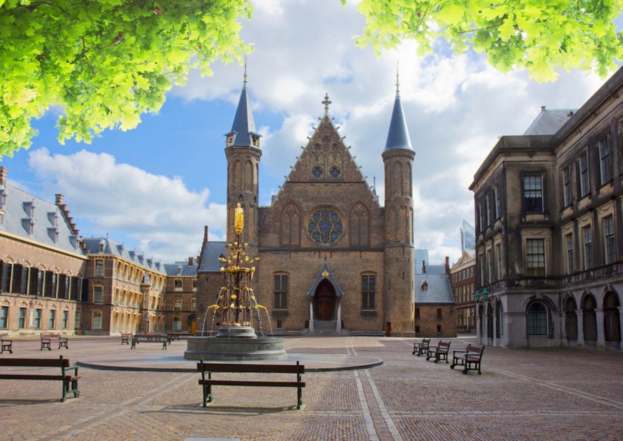 From Amsterdam: Rotterdam and The Hague Tour in Spanish - Rotterdam’s wartime memory: the Man without a Heart