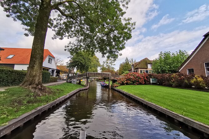 Giethoorn, Afsluitdijk, Zaanse Schans Day Tour Incl Hotel Pick Up - How long it really feels: timing, breaks, and rain reality