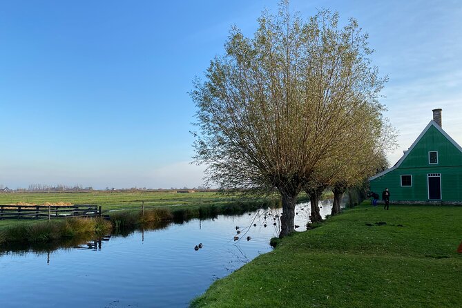Giethoorn, Afsluitdijk, Zaanse Schans Day Tour Incl Hotel Pick Up - Who this tour fits best (and who might want to think twice)