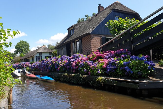 Giethoorn Day Tour from Amsterdam with Small Boat Ride - What Guides Actually Do Here (And Why It Changes the Day)
