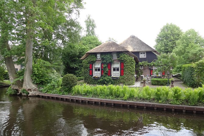 Giethoorn Day Tour from Amsterdam with Small Boat Ride - Extra Stops and Route Changes: When the Day Isn’t Exactly Like the Brochure