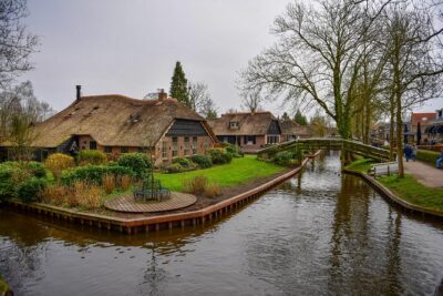 Giethoorn Guided DayTrip from Amsterdam - The 11:00 start and central Amsterdam pickup that keeps you sane