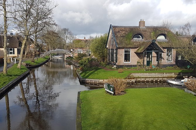 Giethoorn Small-Group Tour from Amsterdam (Max. 8 People) - Private Canal Time First: The 1-Hour Boat Ride