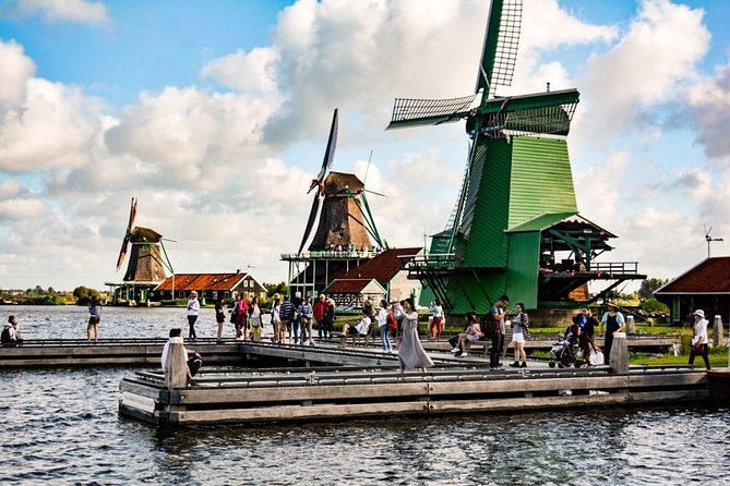 Giethoorn, Zaanse Schans Windmills Guided Day Trip from Amsterdam - The 1-hour boat cruise in Giethoorn: views plus water-life lessons