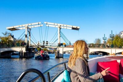 Guided Amsterdam Canal Cruise – Snacks & Drinks on board(1 Hour) - Finding Oudezijds Voorburgwal 226 without losing time