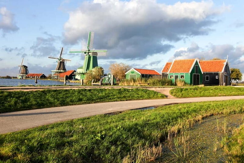 Marken, Volendam, and Edam Full-Day Tour from Amsterdam - Volendam: free time that’s actually useful