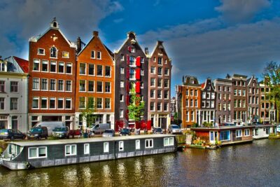 Private transfers from or to Schiphol (AMS) airport Amsterdam - Flight tracking, texting, and timing that won’t wreck your day