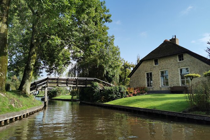 Zaanse Schans and Giethoorn Small-Group Tour with Hotel Pick-Up - Pace, Crowd Levels, and Van Comfort on a 10-Hour Day