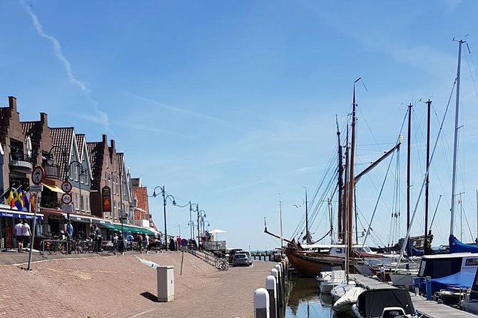 Zaanse Schans and Volendam Private Tour – Clogs, Cheese and More - Guides, comfort, and the small details that make the day feel VIP
