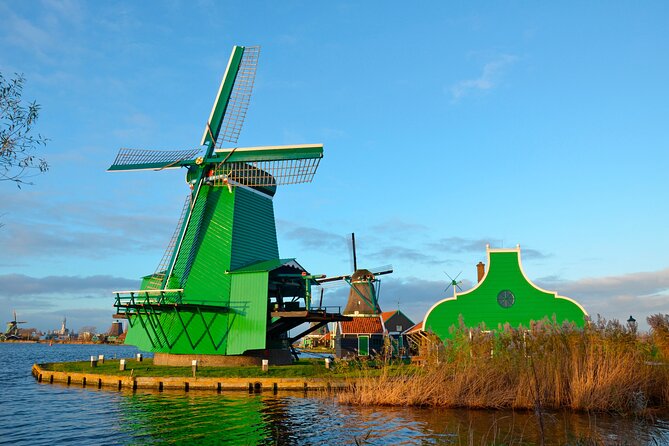 Zaanse Schans Windmills, Cheese and Volendam Tour from Amsterdam - Volendam: A Real Seaside Town, Not Just a Photo Stop